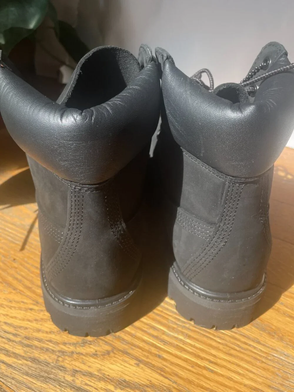 Timberland Premium 6-Inch Waterproof Boots in Black Nubuck Size 6